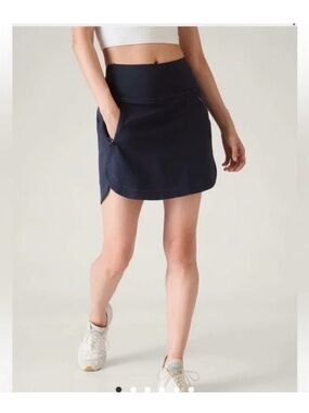 Athleta black Medium  Fairway golf skirt 18”